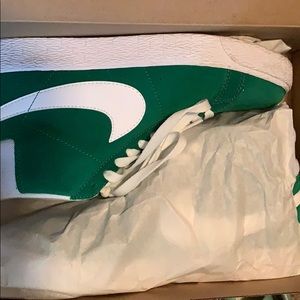 SB Blazer Mid
